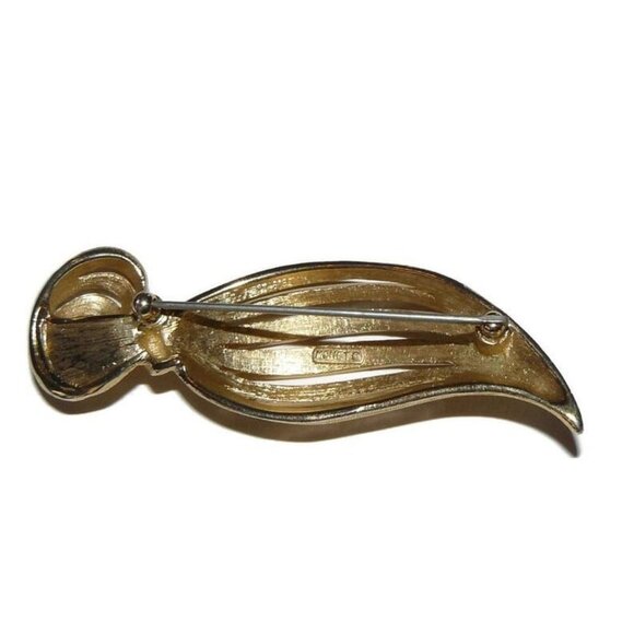 Vintage Signed Monet Gold Tone Brooch - Picture 4 of 4